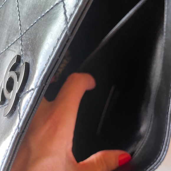 CHANEL 😁 SOLD 😁 quilted matte black chain handle handbag - Picture 15 of 16